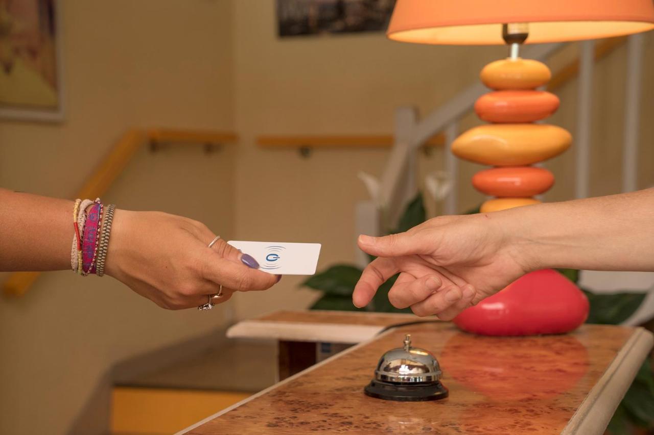 Contact Hotel O'Nice 생트 외부 사진
